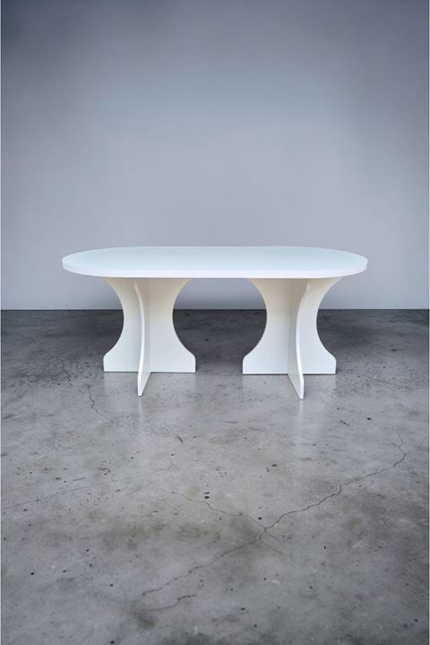 Oval Salon Yemek Masası Kemer Ayak 36mm Kalın Kenarlı -Beyaz