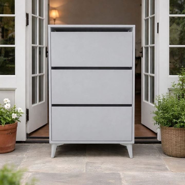 Ayaklı Beyaz Ayakkabılık